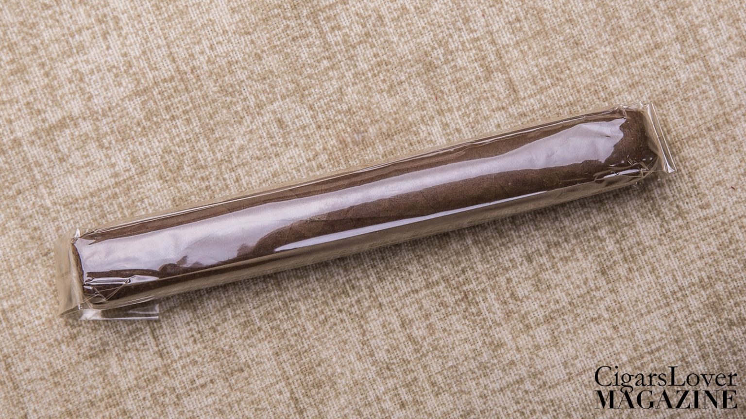 Cellophane and cigars better leave it or remove it? CigarsLover Magazine