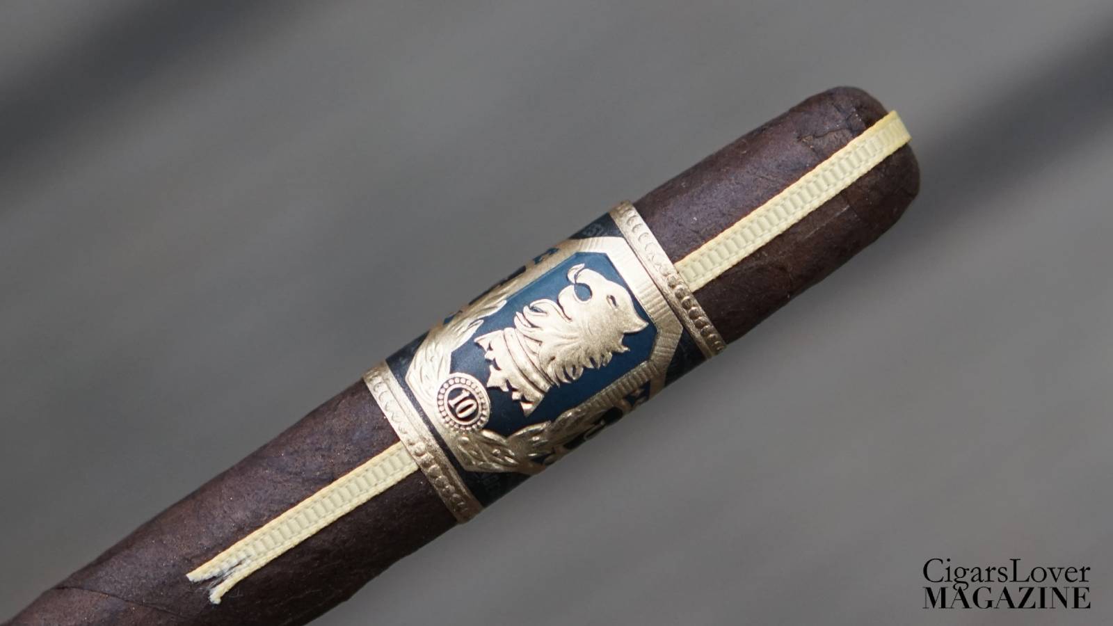 Undercrown 10 Corona Viva